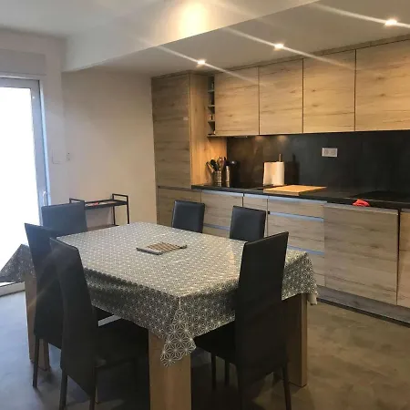 Bel Cœur De Ville, 6 Pers, Terrasse, Clim, Parking, à 400m De La - Fr-1-701-7 *